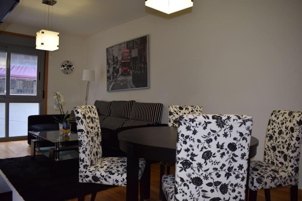 Apartamento Centro Villagarcia. ビラガルシーア・デ・アロウサ エクステリア 写真